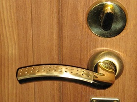 Замена дверной ручки входной двери в Новоульяновске